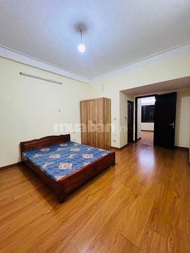 Bán nhà Mai Anh Tuấn 5 tầng, 45m2, ô tô ra vào, gần hồ Hoàng Cầu