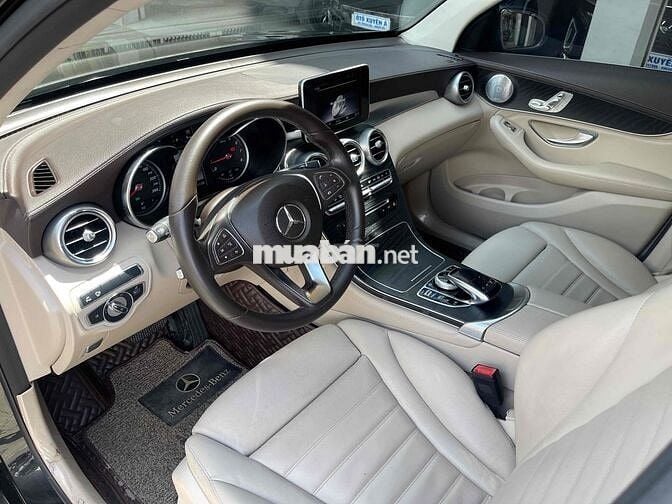 ✅GLC300 4MATIC sx 2018 - 104,000 km