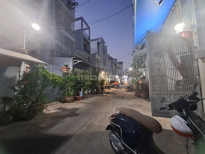 HXH kinh doanh sát Sư Vạn Hạnh, Quận 10, 88m2, 3 tầng 3PN, chỉ 13 tỷ X