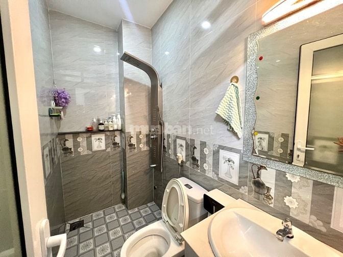 NHÀ 3 TẦNG H8M THÔNG Ô TÔ NGỦ TRONG NHÀ - DT 4X13 - CHỈ 5 TỶ NHỈNH