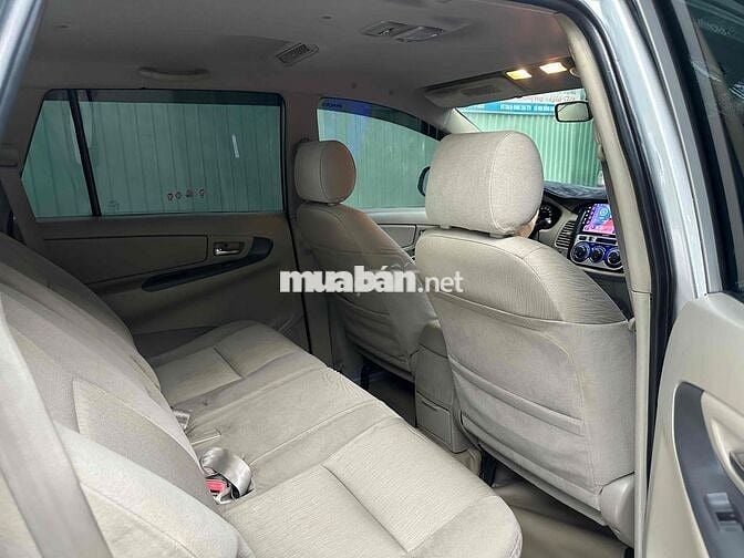 Toyota Innova 2015 2.0E - 79 km
