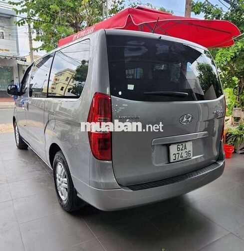 Huyndai Starex 9 chỗ 2015 máy xăng không niên hạn