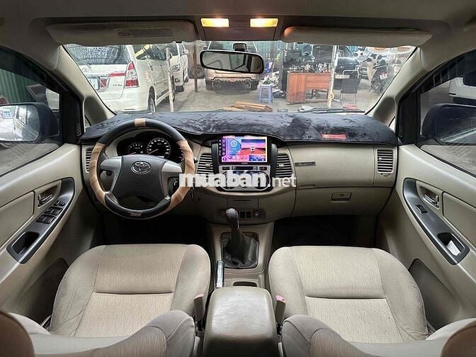 Toyota Innova 2015 2.0E - 79 km