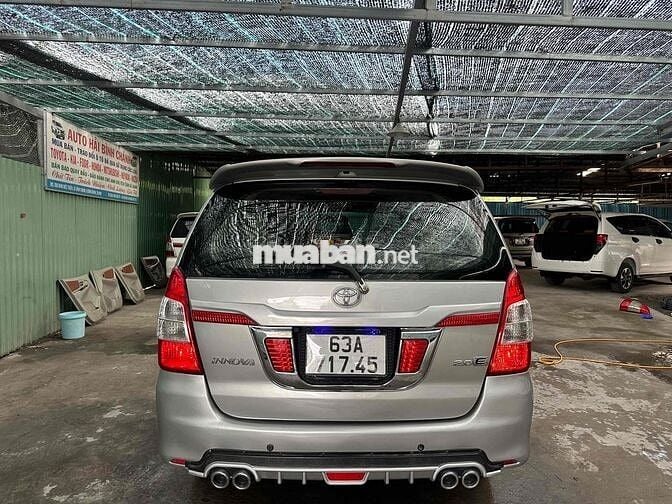 Toyota Innova 2015 2.0E - 79 km
