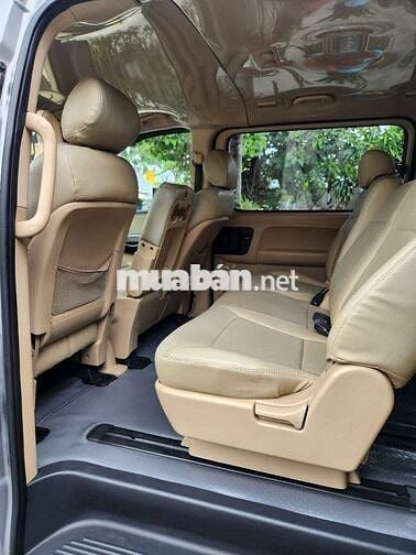 Huyndai Starex 9 chỗ 2015 máy xăng không niên hạn