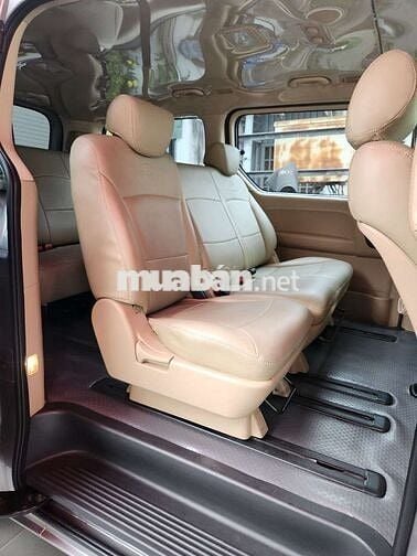 Huyndai Starex 9 chỗ 2015 máy xăng không niên hạn