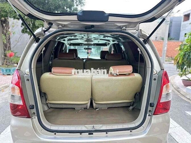 Toyota Innova 2015