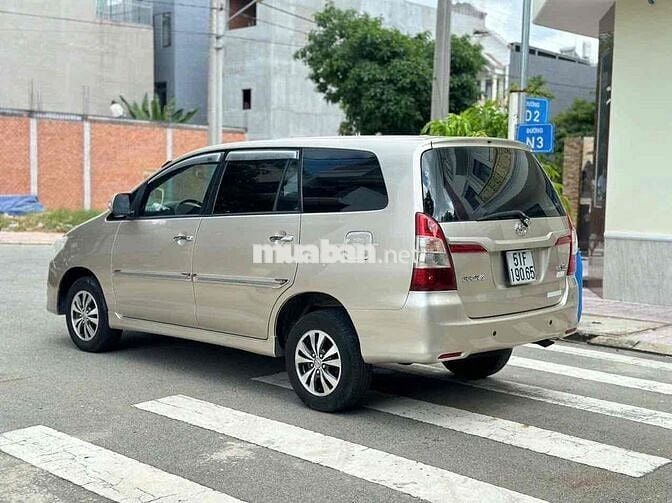 Toyota Innova 2015