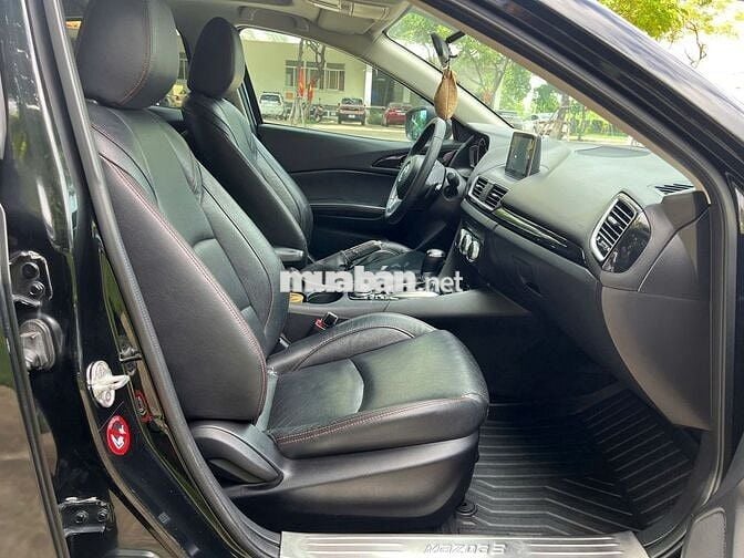 Mazda 3 2015 1.5 AT Sedan - 137000 km