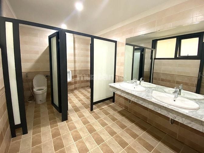 Nhà 10 tầng thông sàn mặt phố Nguyên Chí Thanh Ba Đình Hà Nội 100 tỷ. 