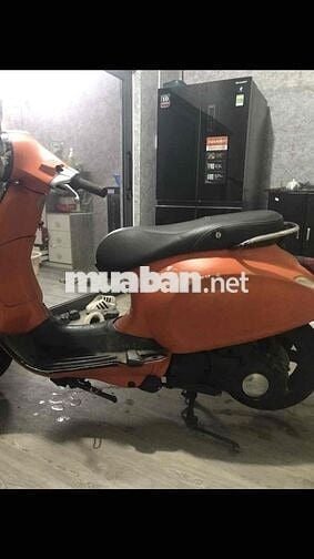 Dư con vespa primavera cần bán gấp