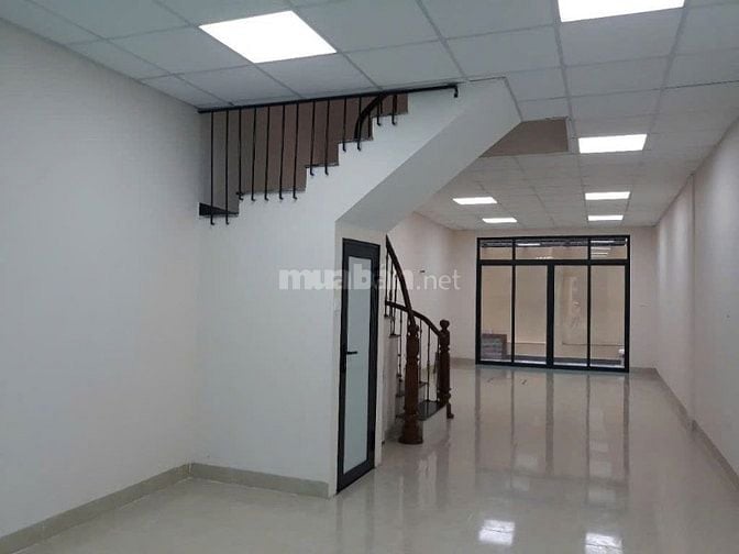 Cho thuê nhà riêng 5 tầng, 45m2/tầng, có gara ô tô.Giá thuê 15tr/tháng