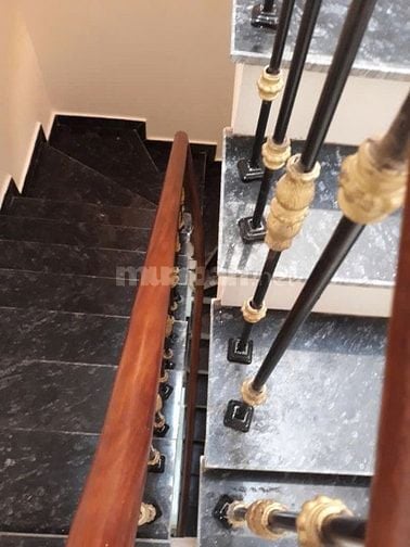 Cho thuê nhà riêng 5 tầng, 45m2/tầng, có gara ô tô.Giá thuê 15tr/tháng