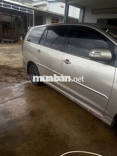 Toyota Innova 2015 2.0E - 200000 km