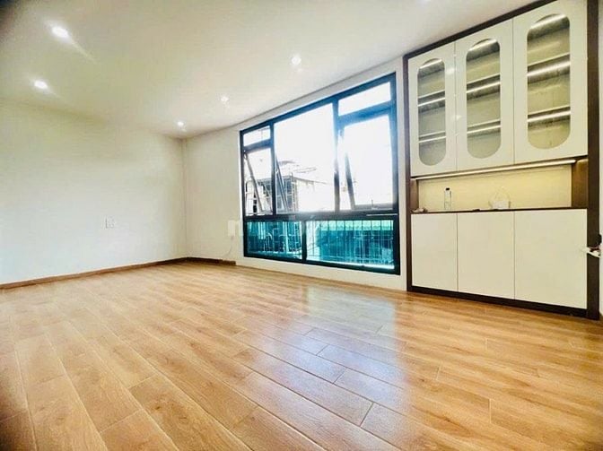 Siêu Hot đẹp rẻ nhà Tôn Đức Thắng, DT 45m2 6 tầng MT 5.5m, Giá 8.6 tỷ