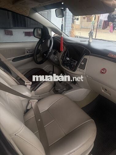 Toyota Innova 2015 2.0E - 200000 km