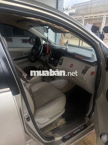 Toyota Innova 2015 2.0E - 200000 km