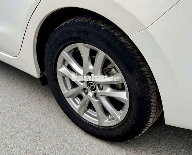 Mazda 3 sedan 1.5AT Luxury sx2019 - 72000 km