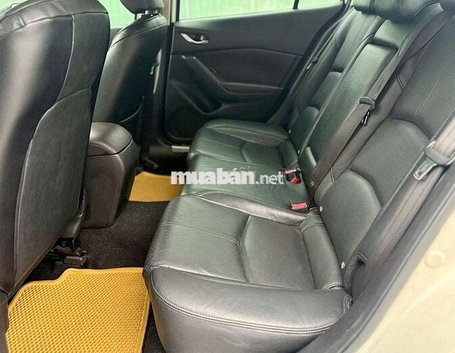 Mazda 3 sedan 1.5AT Luxury sx2019 - 72000 km