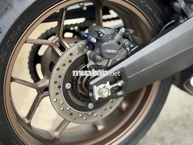 CB650 2024 vin 2023 odo 800km xám chì