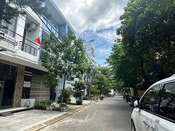 Bán nhà 2 tầng 90m2 quận Sơn Trà (gần Phạm Văn Đồng) – Giá 13,x Tỷ