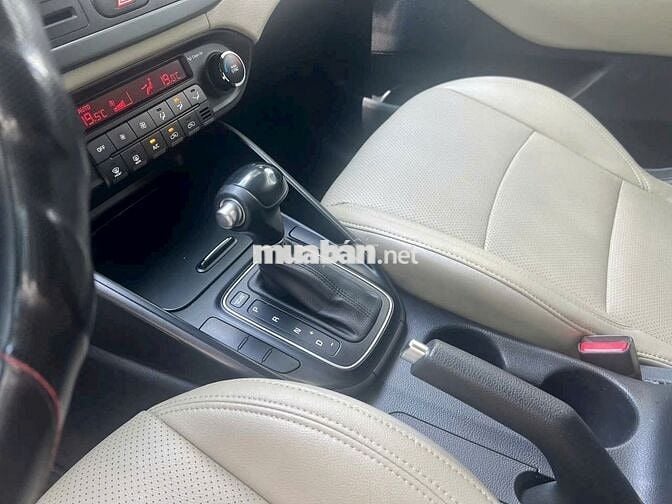 KIA Rondo 2019 – Số tự động