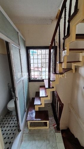 Cho thuê căn nhà mặt phố Hoàng Hoa Thám- khu vực gần Lăng Bác