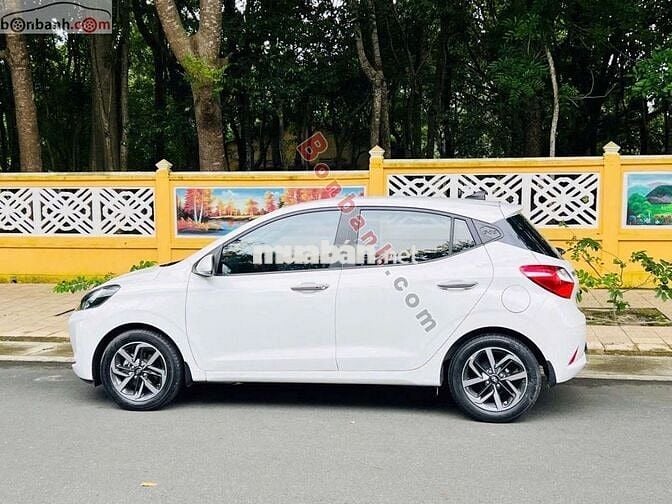 Hyundai i10 1.2 AT 2022 - 375 Triệu
