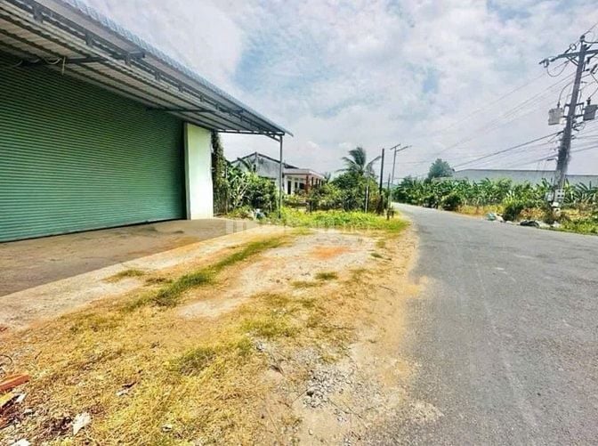 Chú Vũ Kẹt tiền bán nhà kho 240m2 ở xã Tân Phú Trung - Củ Chi giá 730 