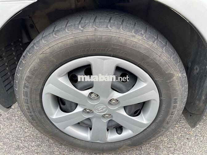 Hyundai Accent verna 2009 1.4 MT - 150000 km