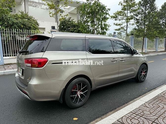Kia Sedona 2017 2.2L DATH - 150000 km