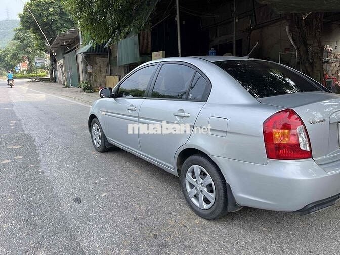 Hyundai Accent verna 2009 1.4 MT - 150000 km
