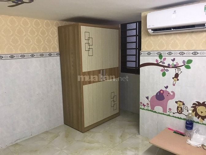 Cho thuê nguyên căn lầu 2, căn góc, khoảng 50m2, đường Hùng Vương, Q5