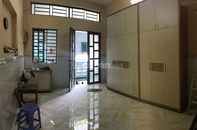 Cho thuê nguyên căn lầu 2, căn góc, khoảng 50m2, đường Hùng Vương, Q5