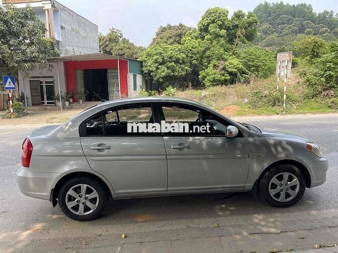 Hyundai Accent verna 2009 1.4 MT - 150000 km