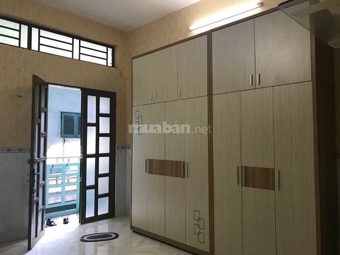 Cho thuê nguyên căn lầu 2, căn góc, khoảng 50m2, đường Hùng Vương, Q5