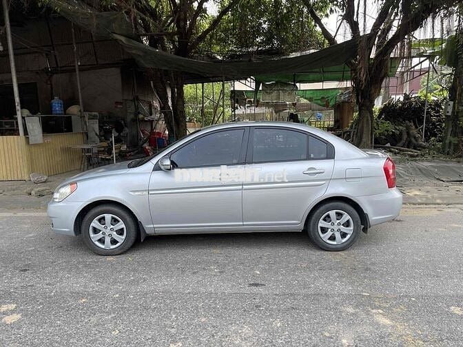 Hyundai Accent verna 2009 1.4 MT - 150000 km