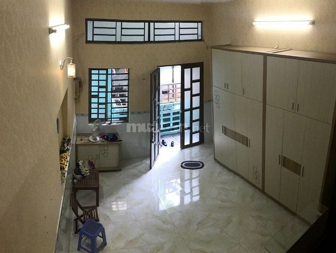 Cho thuê nguyên căn lầu 2, căn góc, khoảng 50m2, đường Hùng Vương, Q5
