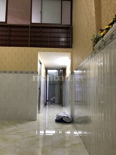 Cho thuê nguyên căn lầu 2, căn góc, khoảng 50m2, đường Hùng Vương, Q5