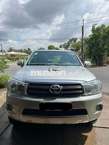Toyota Fortuner 2009 2.5G - 250000 km