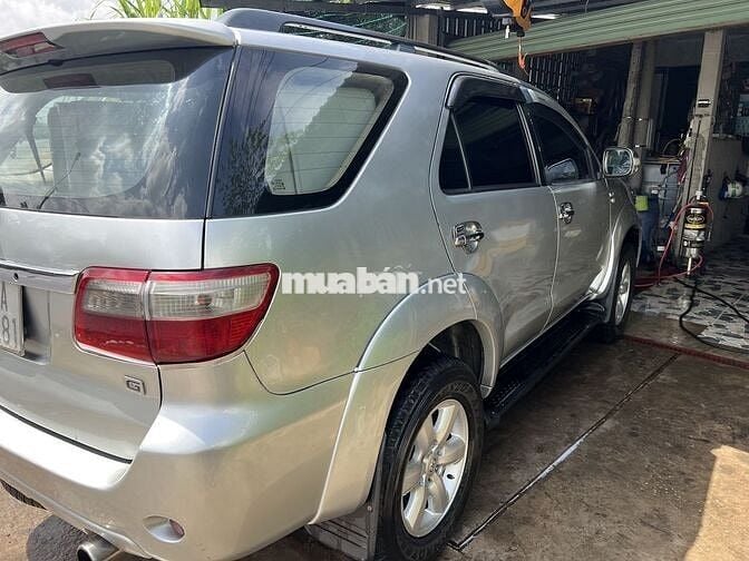 Toyota Fortuner 2009 2.5G - 250000 km