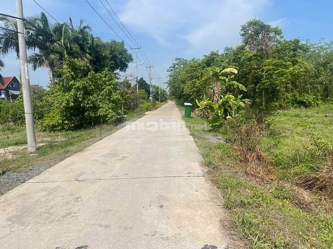 Mặt tiền đường Nguyễ Thị Dạng, Xã Nhuận Đức Thành Phố Hồ Chí Minh