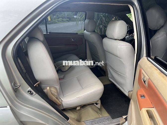 Toyota Fortuner 2009 2.5G - 250000 km