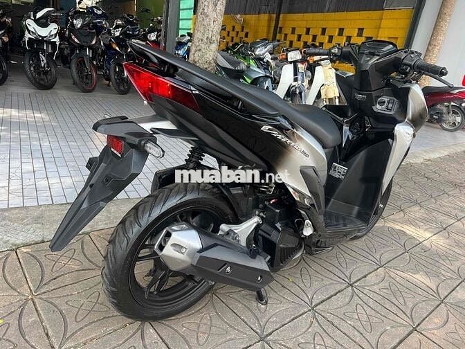 Vario 150 2021 màu hót hồ sơ cầm tay.