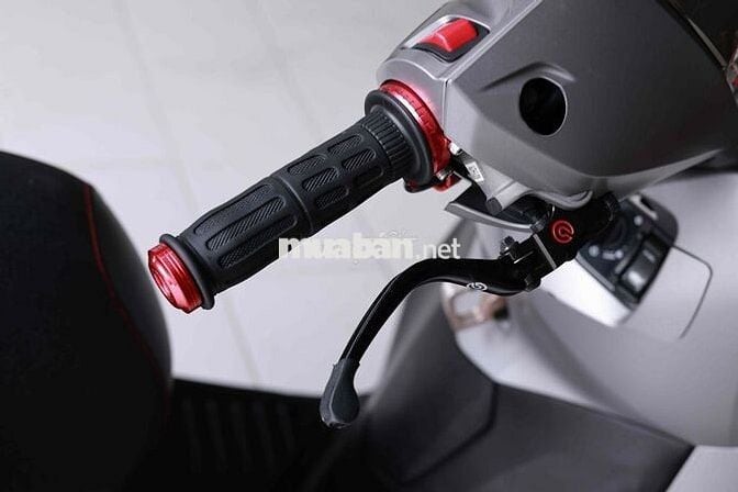 Cần bán lead 4val 2023 full đồ chơi real
