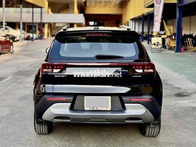 Kia Sonet 2023 Luxury 1.5 AT - 16000 km