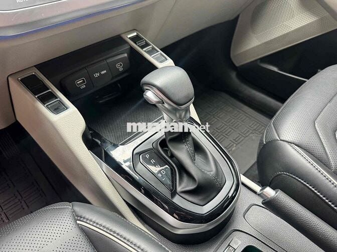 Kia Carens 2023 1.5G Luxury - 23000 km