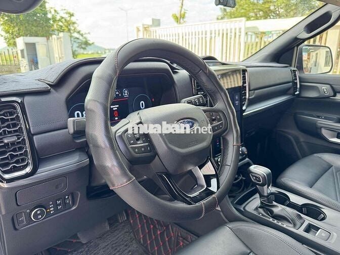 Ford Everest 2023 Titanium 2.0L 4x2 AT - 22600 km