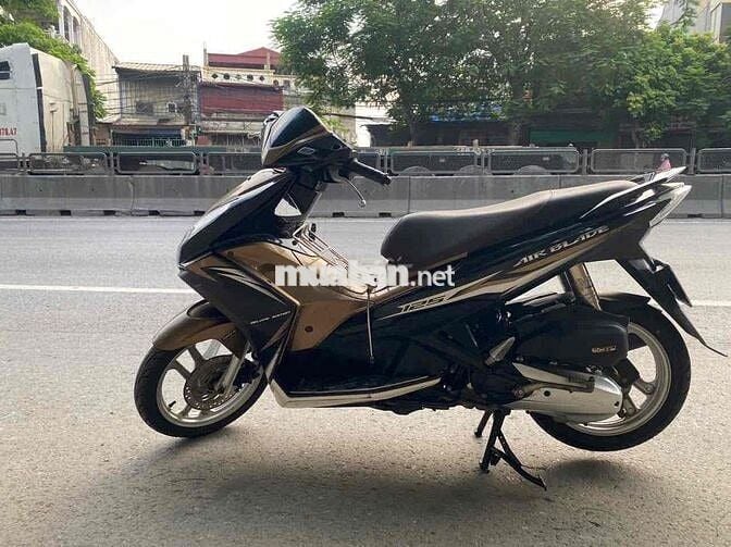 Honda airblade 125 đời cao êm đẹp như hình