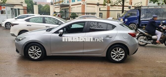 Mazda 3 2016 1.5 AT Hatchback - 103000 km